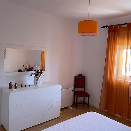 Moradia Alegre No Centro Da Da Tocha. Hébergement de vacances