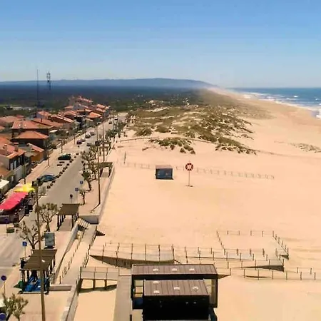 Moradia Alegre No Centro Da Da Tocha. Hébergement de vacances