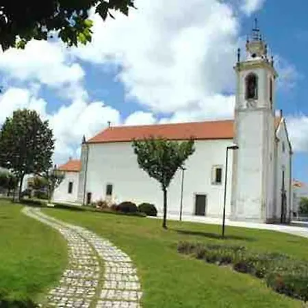 Moradia Alegre No Centro Da Da Tocha.