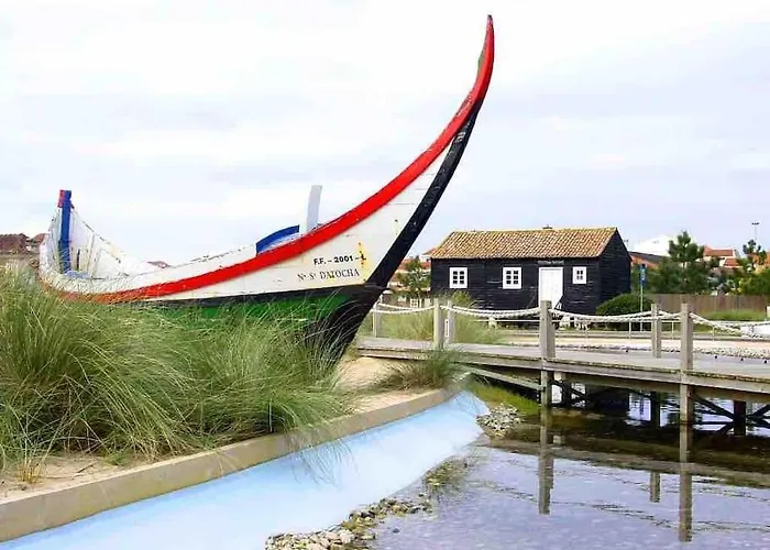 Moradia Alegre No Centro Da Da Tocha. Holiday home *