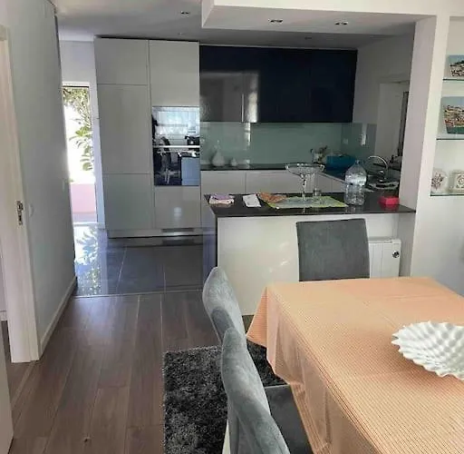 Moradia Alegre No Centro Da Da Tocha. Tocha