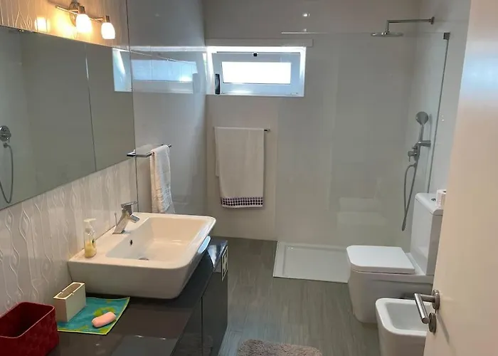 Moradia Alegre No Centro Da Da Tocha. Holiday home *