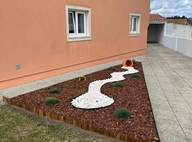 Moradia Alegre No Centro Da Da Tocha. Holiday home *