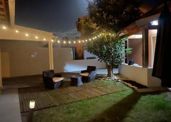 Moradia Alegre No Centro Da Da Tocha.